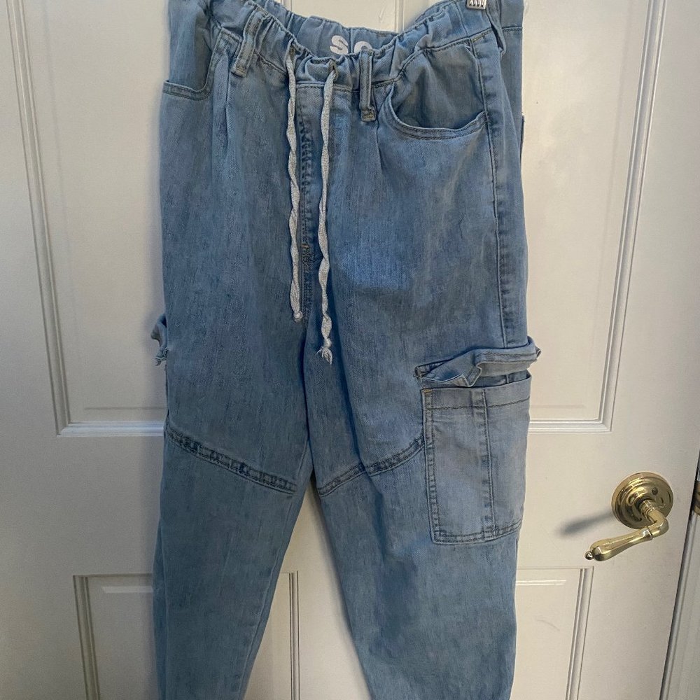 blue cargo pants